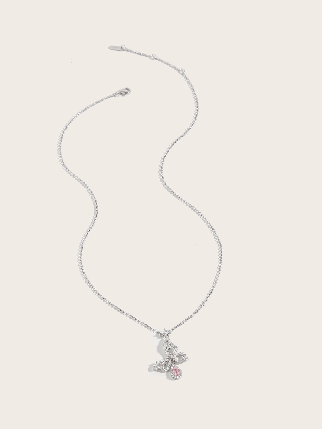 Collar de plata YNM020#925 con colgante de mariposa de diamante de alto carbono rosa