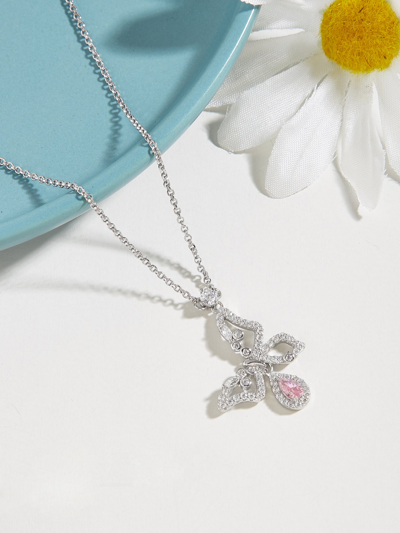 Collar de plata YNM020#925 con colgante de mariposa de diamante de alto carbono rosa