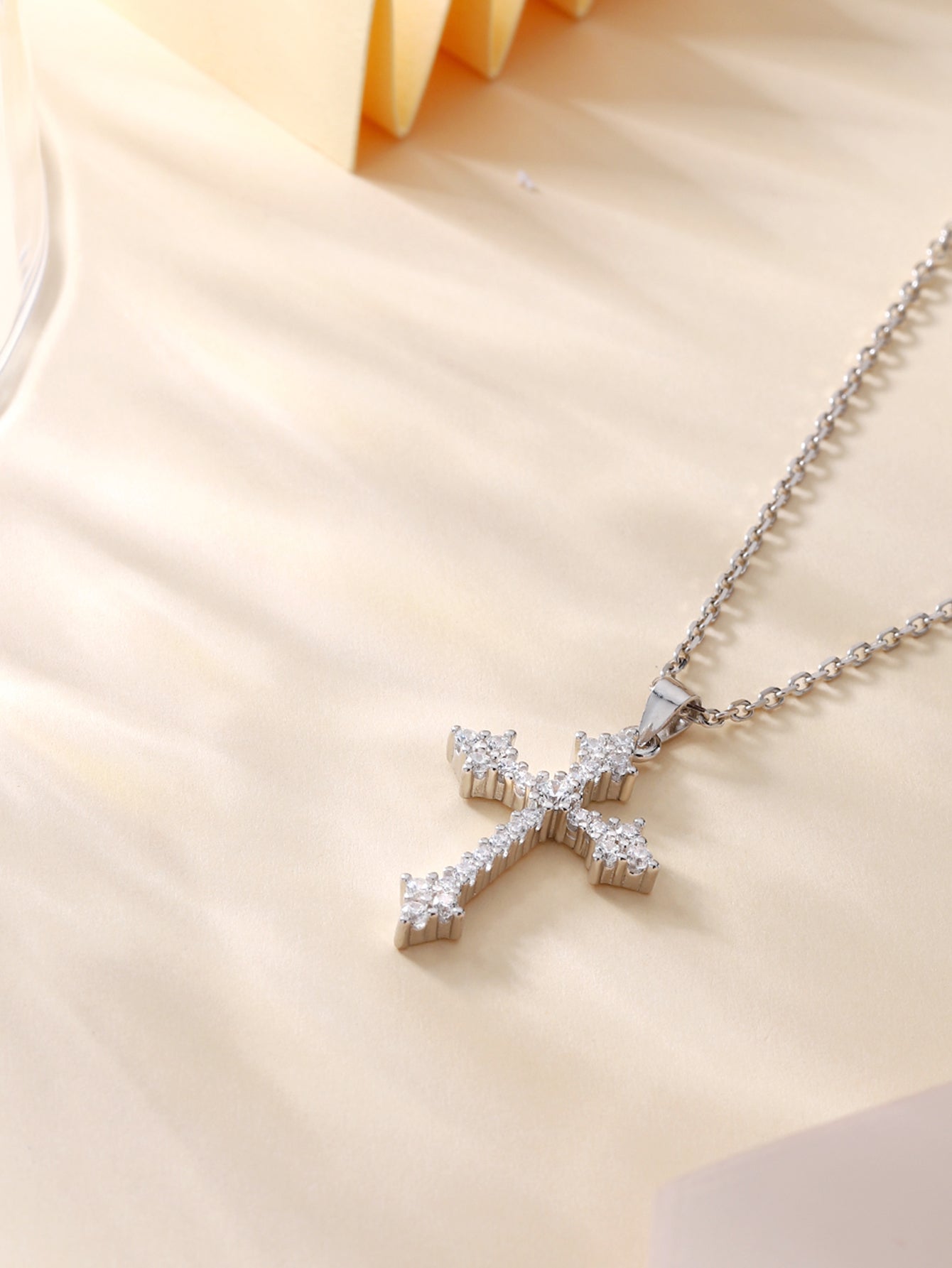 YNM021#Collar de plata 925 con diamantes y destellos de circonitas y cruz de estrellas