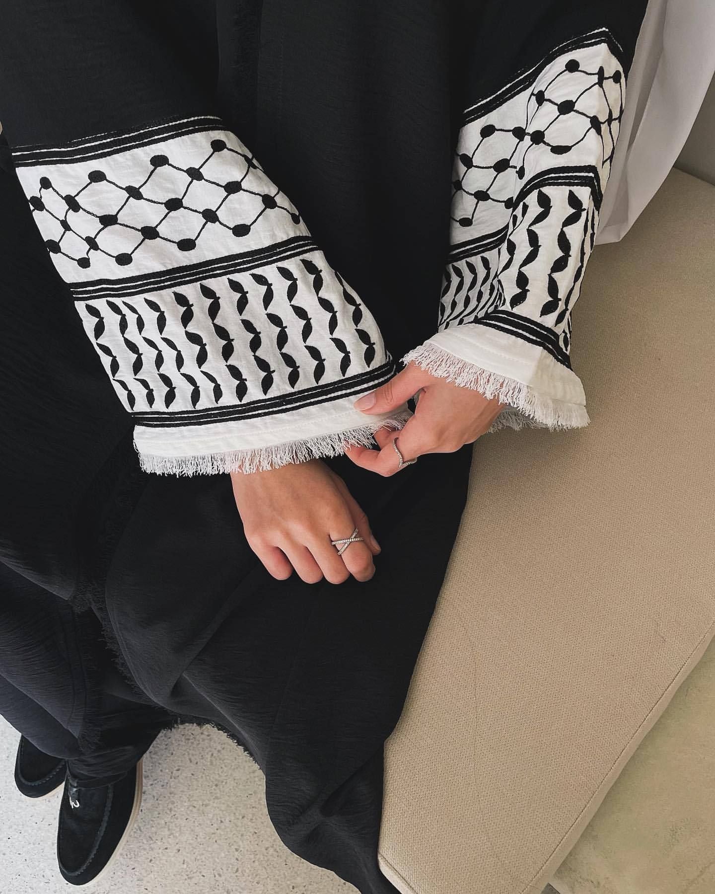 Bata tipo cárdigan bordada MS599#Abaya