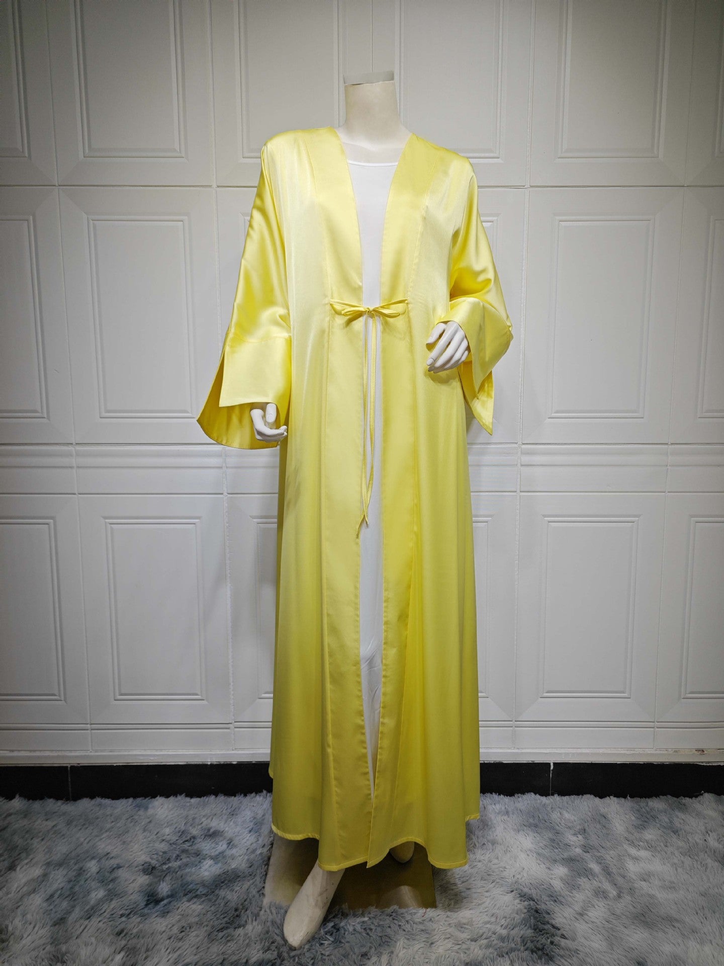 MS566# Túnica musulmana de moda, vestido suave de satén, prenda exterior abierta por delante, túnica abaya de color sólido
