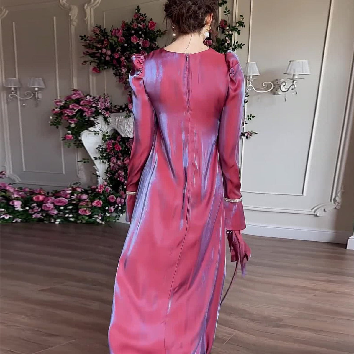 MS439#Vestido con mangas acampanadas y cremallera en satén de cristal de color liso con destellos
