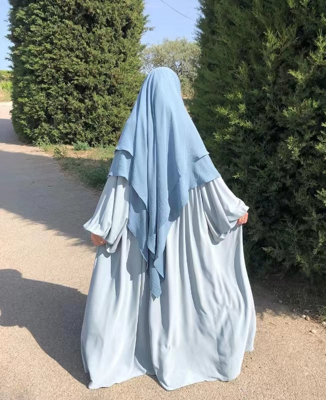 MS374#El pañuelo de las mujeres cubre sus cabezas
