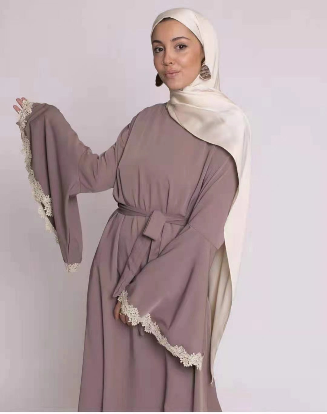 MS257#Vestido musulmán con mangas de encaje liso